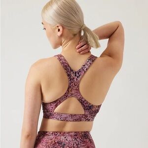 Athleta Ultimate Bra in Mauve Blossom Size Medium